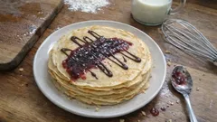 Κρέπες χωρίς αυγά: λεπτές, ελαστικές και έτοιμες σε λίγα λεπτά (νηστίσιμη συνταγή)