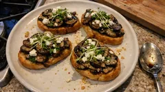 Κροστίνι με μανιτάρια και μανούρι: τραγανό ορεκτικό έτοιμο σε λίγα λεπτά