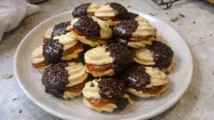 Πτι φουρ με σοκολάτα και μαρμελάδα βερίκοκο – αφράτα, βουτυρένια και κομψά