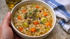 Χυλωμένες άσπρες φακές με σιτάρι ή πλιγούρι – αρωματική σούπα που χορταίνει