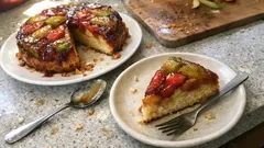 Ανάποδη μηλόπιτα με καραμελωμένα μήλα: αφράτη, αρωματική και πάντα πετυχημένη