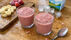 Smoothie μπανάνα-φράουλα με chia & λιναρόσπορο: κρεμώδες, χωρίς ζάχαρη
