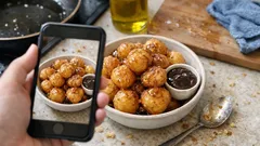 Λουκουμάδες της γιαγιάς: αφράτοι μέσα, τραγανοί έξω, με μέλι και κανέλα