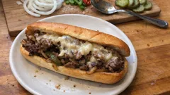 Submarine sandwich στο σπίτι: 3 γεμίσεις (Cheesesteak, Meatball, BLT) που πετυχαίνουν