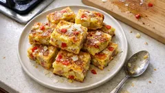 Ισπανική ομελέτα φούρνου με πατάτες, ζαμπόν και παρμεζάνα — αφράτη και χορταστική