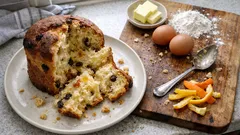 Σπιτικό πανετόνε που βγαίνει αφράτο και αρωματικό—με σωστές ξεκουράσεις βήμα βήμα