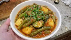 Φασολάκια λαδερά στην κατσαρόλα: δεμένη ντομάτα και μπόλικο ελαιόλαδο