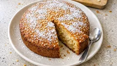 Ανεβατή φανουρόπιτα με μαγιά: αφράτη, νηστίσιμη και αρωματική με μαστίχα