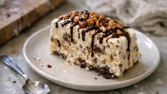 Semifreddo με χαλβά & καραμελωμένα αμύγδαλα – χωρίς παγωτομηχανή