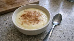 Κρέμα βανίλιας στο πιάτο: βελούδινη, χωρίς σβόλους και έτοιμη σε λίγα λεπτά