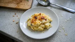 Πατάτες ογκρατέν με κρέμα και τυριά: πώς να πετύχεις χρυσαφένια κρούστα