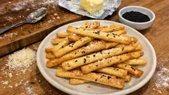 Μπατόν σαλέ με βούτυρο και γλυκάνισο: τραγανά μπαστουνάκια για ποτό