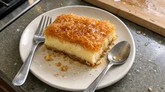 Γαλακτομπούρεκο με κανταΐφι: τραγανό φύλλο, κρέμα που στέκεται και σωστό σιρόπι