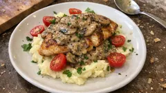 Φιλέτο κοτόπουλο με μουστάρδα και μανιτάρια: ζουμερό, με σάλτσα που δένει εύκολα