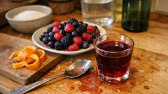 Σπιτικό λικέρ φρούτων του δάσους με πορτοκάλι – βαθύ άρωμα, εύκολη ωρίμανση