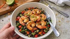 Φακές μπελούγκα με γαρίδες σωτέ: σπυρωτή σαλάτα με ντρέσινγκ μουστάρδας