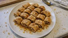 Σαραγλί με τραγανό φύλλο και σωστό σιρόπιασμα – βήμα βήμα για να πετύχει